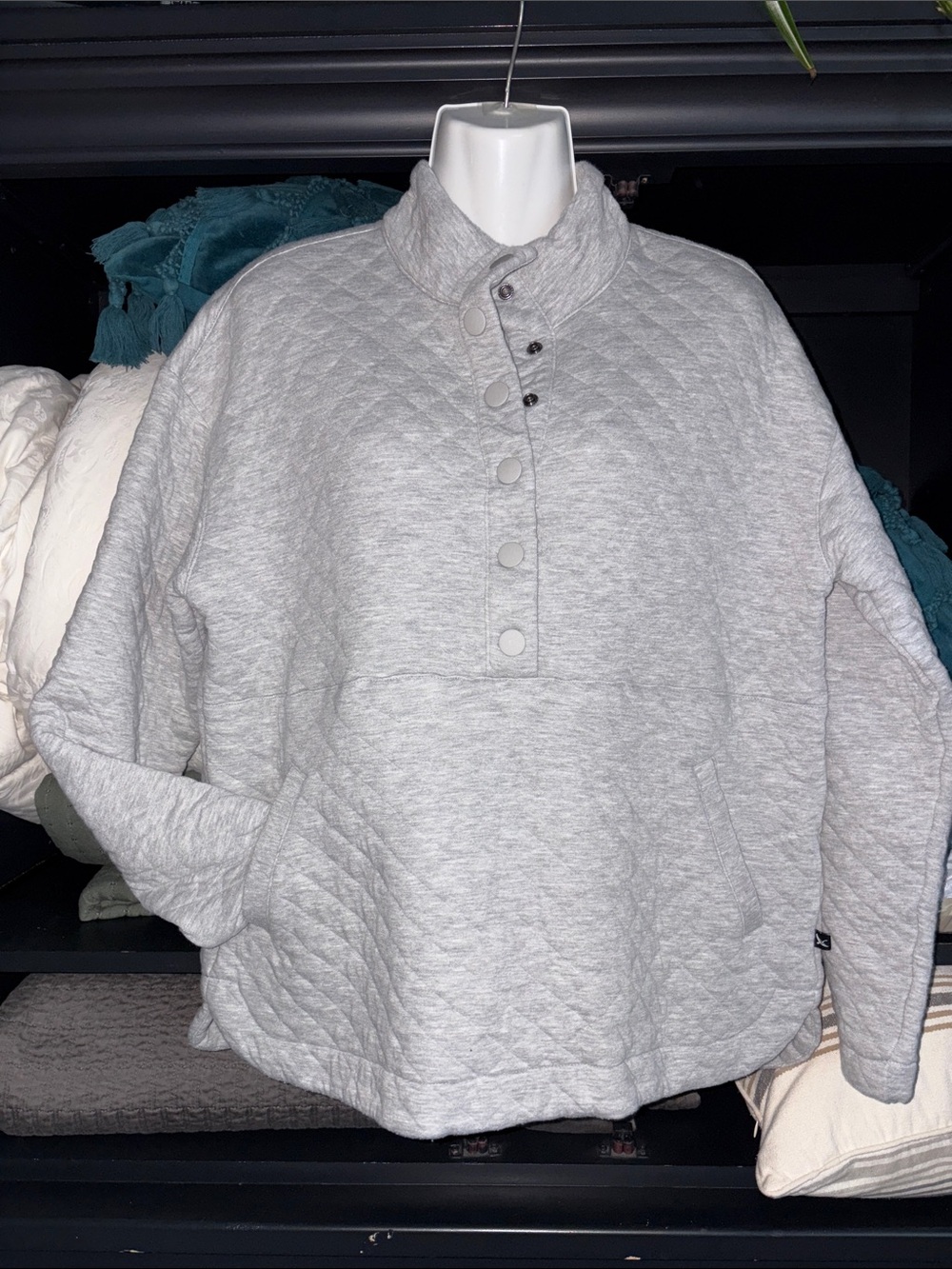 Eddie Bauer Quilted Light Gray Snap-Front Pullover Sweatshirt